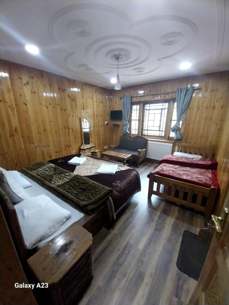 Hotel Barzman Sonāmarg Habitación foto